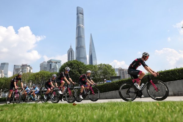 明福今投 这项升级为UCI2.2级别的环上海·新城自行车赛，缘何被国际车手频点赞